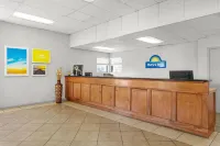 Days Inn by Wyndham Huntington