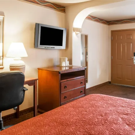 Quality Inn & Suites Las Cruces - University Area