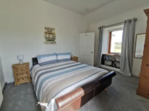 Cosy Highland retreat with countryside and sea views. Hotels in Wick