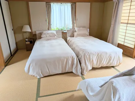 Guesthouse Pleno Отели в г. уезд Кагава