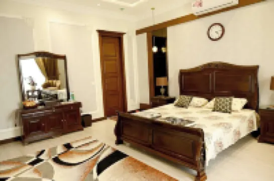 Spanish Villa/5 BHK/Raya Golf course & Cinema 2Kms Hotels in 