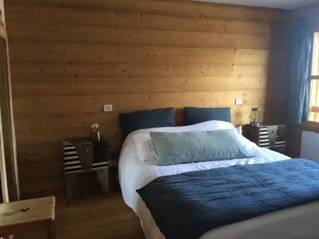 T4 grd standing Pra Loup 1600 private park 50m tracks / tourist office