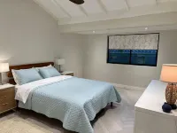 Charming 2-bedroom house in lovely Orange Bay Negril  with WiFi, AC のホテル