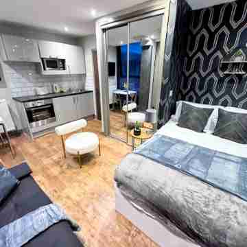 Luxury Studio in Maidstone Town Centre – Steps from Maidstone East! Rooms