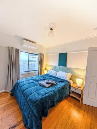 Terraces of Warburton - a Cozy, Five-Bedroom House with Mountain Views Отели в г. Уорбертон