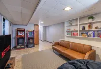 Luxe Aura Residence in Buffalo, Game Room, Safe Neighborhood, Centrally Located