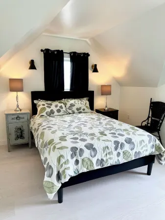 Sunset by the Bay retreat close to downtown