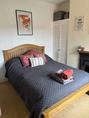 Riverside Town within easy reach of Cotswold Villages. Family friendly Hotels in Evesham