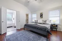 HotTub, GameRoom, 20Min to Dickies Arena, Firepit!!!!!! Hotel di Burleson