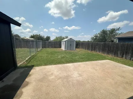 Luxury Lane: Prime Location by ASU & Across from GF Base - No Stairs - Pet Haven