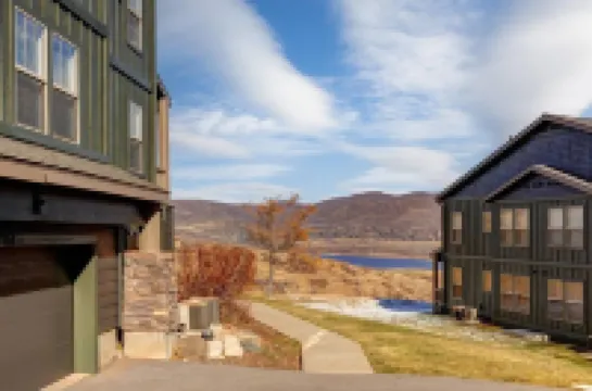 Luxury newly remodeled condo across Jordanelle Gondola Deer Valley East