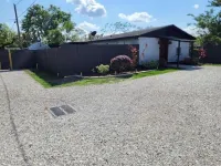 Mills House @WP. Sleeps 11 Renovated. Queen beds Hotels in Fairview Shores