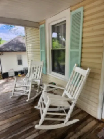 Charming 2Br-3Bed Home with WiFi Wooden Rockers on Porch in Wonderful Kannapolis