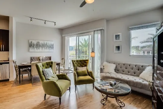 Near Verrado I-10/303/101 frwys Spacious/Customized Corporate Travelers Welcome!