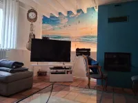 Charming 2-bedroom house in tranquil Le Bouscat with WiFi Hotels in Le Bouscat