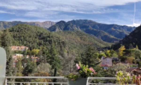 Bel Appartement Avec vue Panoramique sur la Montagne 韋爾內萊班酒店