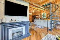 Peaceful 'Creekside North' Studio w/ Fire Pit - Apartments