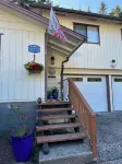 Charming 1-bedroom townhome in tranquil Reedsport with WiFi Hotels in Reedsport