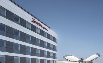 Hampton by Hilton Lyon  Airport