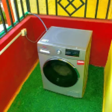 Beautifully furnished master en-suite 3- bedroom apartment