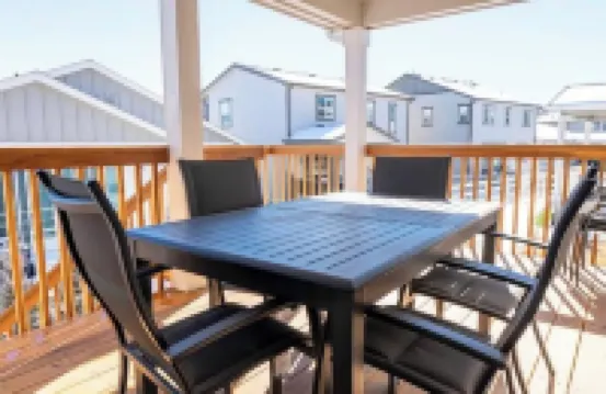 Upgraded Cozy, Spacious Family Friendly Home