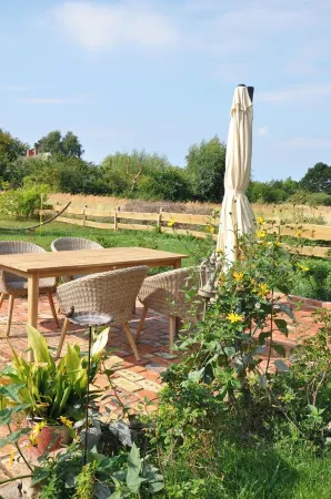 Unser Ostseehaus - cozy apartment in a farmhouse with garden