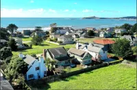 Entire Beach House 4Br 3.5Ba - Walk to the waterfront Hotels in El Granada