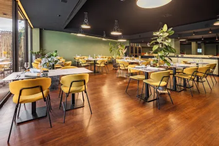 Brit Hotel, Spa & Restaurant - Colmar Est Отели в г. Бишвир