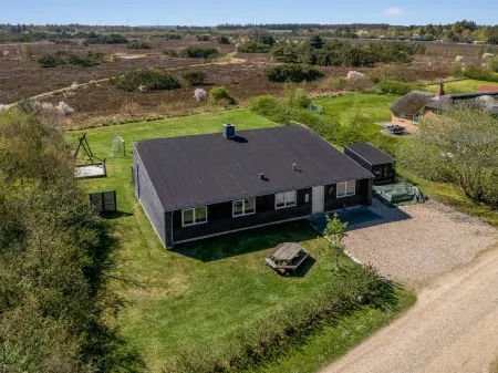 "Righer" - 600m to the Fjord Отели в г. Тарм