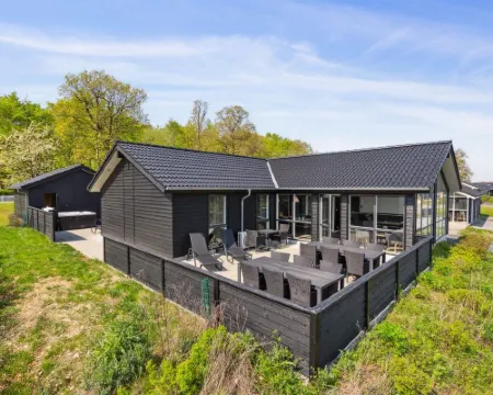 "Helina" - 180m from the Sea โรงแรมในฮาเดอร์สเลฟ