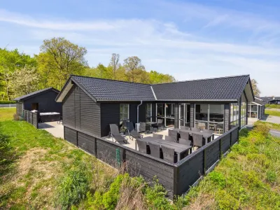 "Helina" - 180m from the Sea Hotels near Gl. Haderslev Kirke (Sct. Severin)