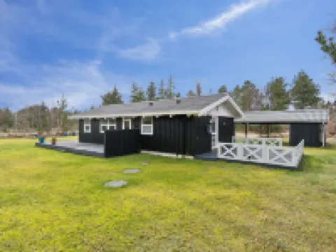 "Alvine" - 475m from the Sea