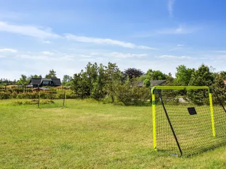 "Mirkka" - 200m from the sea Отели в г. Glesborg