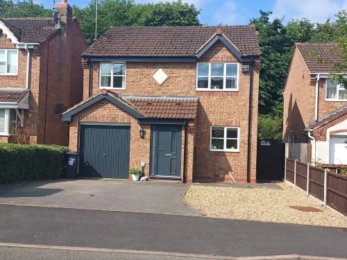 3 Bed House - Sleeps 5 - Pets - Parking Hotels in Uttoxeter