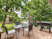 Peaceful Lakeside Retreat, Great for Groups, Dock, Parking, Blackstone, 8 Beds Hotels in Mercer County