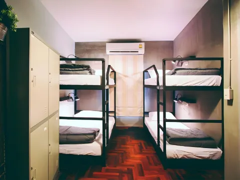 4 Beds Private En-Suite Room