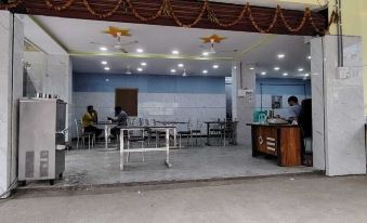 Karthikeya Guest Inn