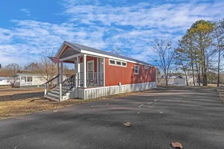 Byrd 4 Tiny Stay Getaway Отели в г. Лейсис Спринг