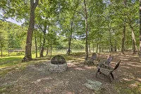 Fire Pit and Grill Lakefront Poconos Cottage! - 3-Star