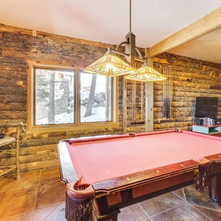 'Burning Sky Lodge': Private Hot Tub & Ski-in/Out