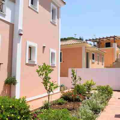 Villa Verde with Outdoor Jacuzzi Hotel Exterior