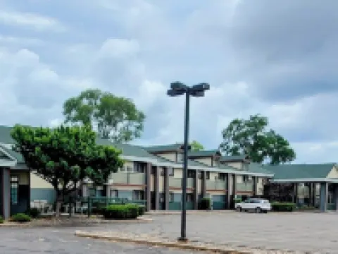 River Hill Inn & Suites Hotels in Hudson