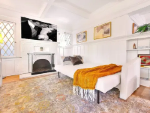 Heavenly Retreat 2 Minute Walk to Beach Hotels in Venice