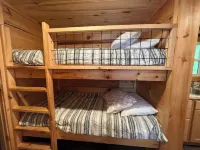 Cheerful Cabin with Mountain View & Hot Tub Hotels in Cooper Gap