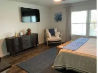 Key Allegro charmer! Surrounded by Water!