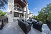 River Front Putting Green King Beds Gruene Retreat