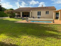 Villa in Occitania with Pool and Garden - Villas