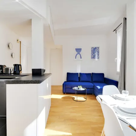 Cozy Apartment 2Bdr/5P - in the Heart of Suresnes Отели рядом с достопримечательностью «Philips»