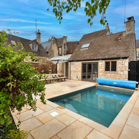 Luxury Home in Painswick by St. Mary’s Church