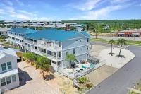 Good Day Sunshine by Pristine Properties Vacation Rentals - Beach